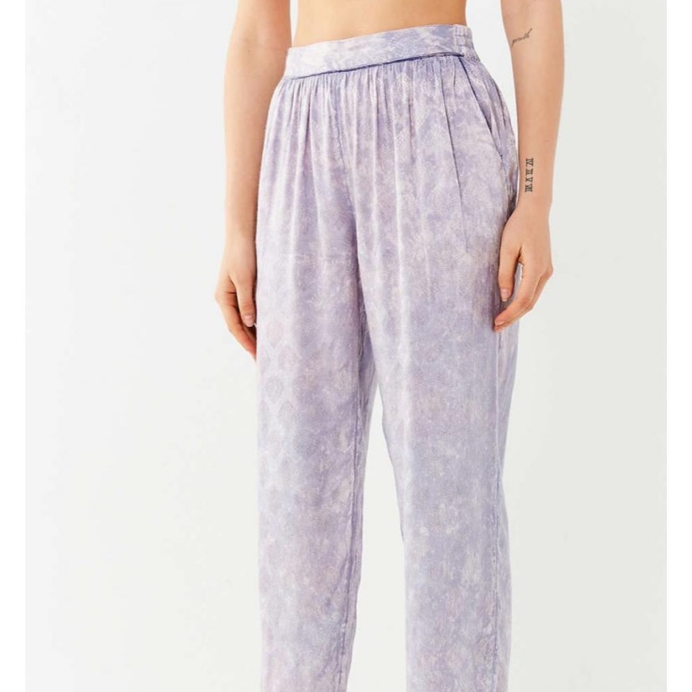 URBAN OUTFITTERS pants/silk joggers